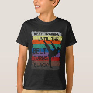 Camiseta Diseño de Karate Sigue entrenando hasta que la cor