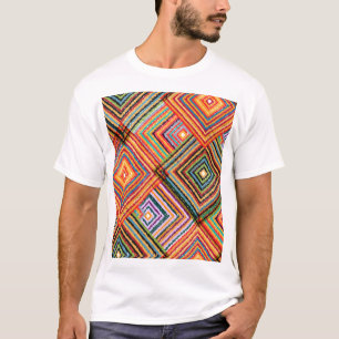 Camiseta Diseño de parches con plazas aztecas.