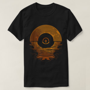 Camiseta Diseño de puesta de sol de vinilo retro