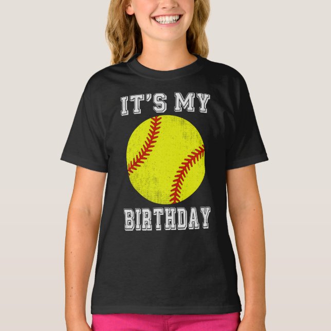 Camiseta Diseño de Softbol 'Es Mi Cumpleaños' (Anverso)