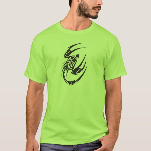 Camiseta Diseño de tatuaje tribal de escorpión (Anverso)