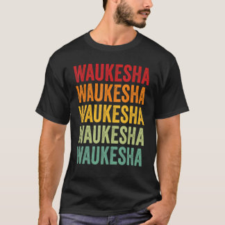 Camiseta Diseño de texto en arco iris del condado Waukesha 