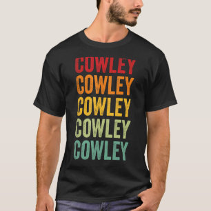 Camiseta Diseño de texto en arcoiris del condado de Cowley 