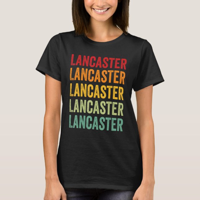 Camiseta Diseño de texto en arcoiris del condado de Lancast (Anverso)
