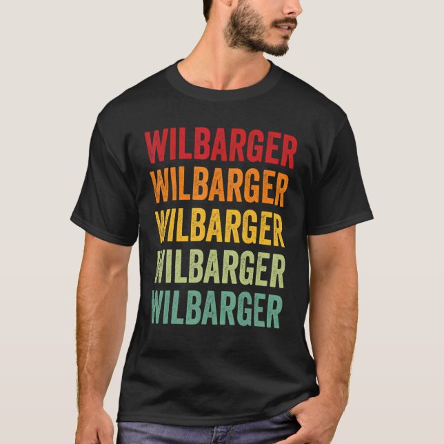 Camiseta Diseño de texto Rainbow en el condado de Wilbarger (Anverso)