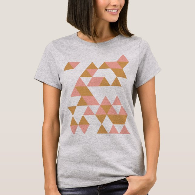 Camiseta Diseño de triángulo geométrico en Rubor y Saffron (Anverso)