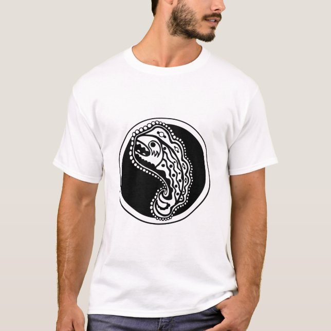 Camiseta Diseño decorativo de peces blancos y negros (Anverso)
