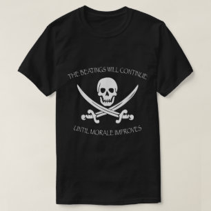 Camiseta Diseño divertido de cráneo de pirata y espadas