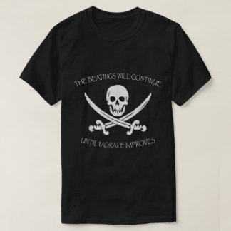 Camiseta Diseño divertido de cráneo de pirata y espadas