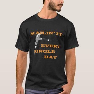 Camiseta Diseño divertido de uñas y martillo para contratis