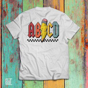 Camiseta Diseño gráfico divertido del alfabeto ABCD con láp