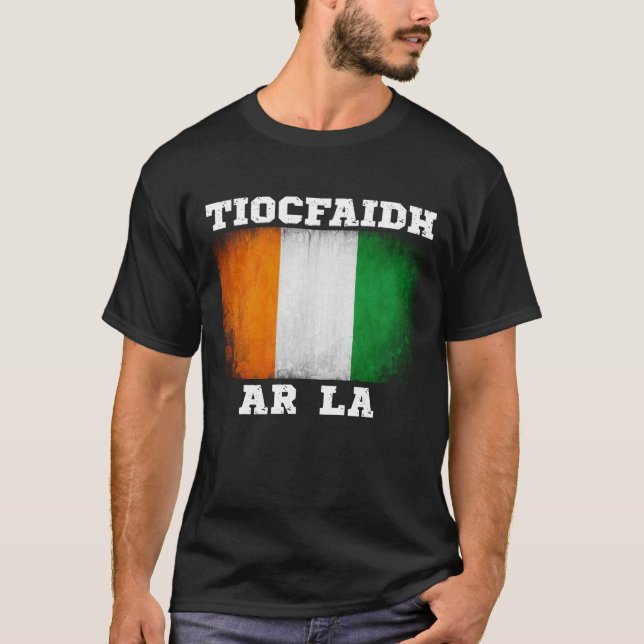 Camiseta  Diseño irlandés Tiocfaidh Ár Lá (Anverso)