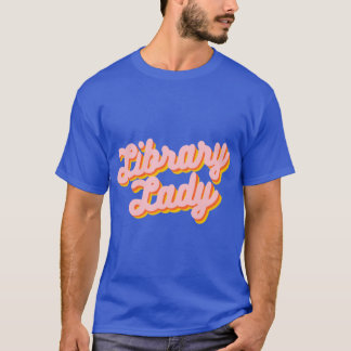 Camiseta Diseño Retro de Dama de Biblioteca en familia Rosa