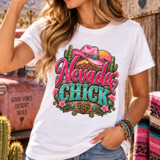 Camiseta Diseño Retro Occidental de Vaquera del Desierto de