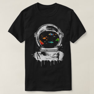 Camiseta Diseño Surrealista de Casco de Astronauta en el Oc
