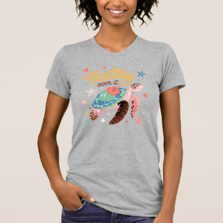 Camiseta Diseño Tropical de Tortuga Marina Turtley Over It 