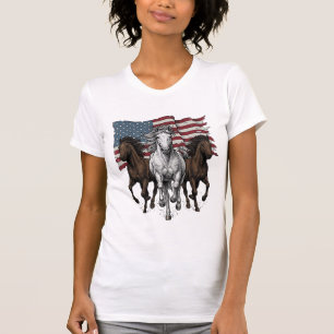 Camiseta Diseño vectorial de caballos corriendo patrióticos