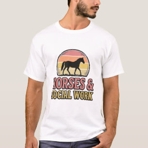 Camiseta Diseño vectorial retro puesta de sol caballos y tr
