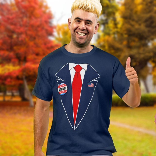 Camiseta Disfraz de Halloween de Tuxedo 2024 (Funny Donald Trump 2024 Halloween Tuxedo T-Shirt)