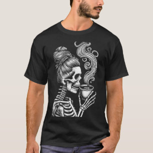 Camiseta Disfraz divertido de esqueleto bebiendo café para