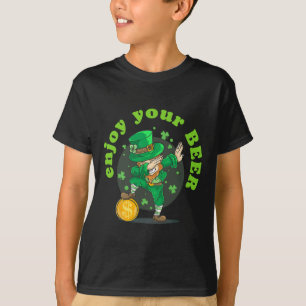 Camiseta Disfruta Tu Cerveza Día De San Patricio Divertido