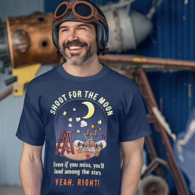 Camiseta Disparo Gracioso Por La Cita Del Personalizado De  (A happy inventor ready for testing his home built rocket)