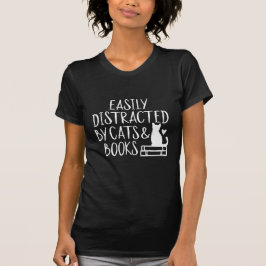 Camiseta Distracción fácil por gatos y libros