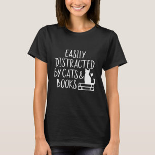 Camiseta Distracción fácil por gatos y libros