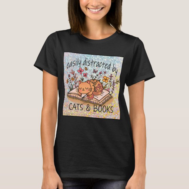Camiseta Distrado por Gatos y Libros, Gatito encima de Libr (Anverso)