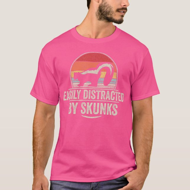 Camiseta Distraído Fácilmente Por Skunks Funny Skunk Lover (Anverso)