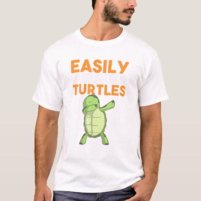 Camiseta Distraído Fácilmente Por Tortugas Es Divertido Dab (Anverso)