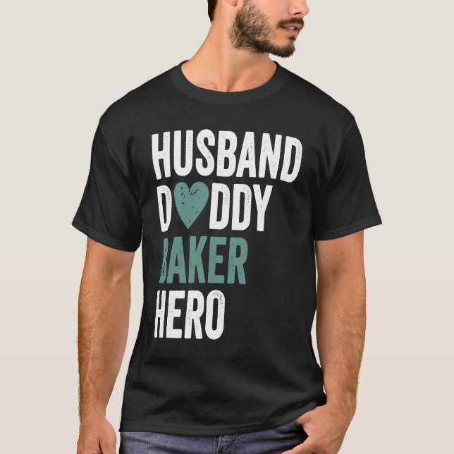 Camiseta Distressed Baker  Husband Daddy Baker Hero (Anverso)
