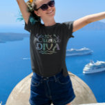 Camiseta Diva de cruceros diciendo crucero<br><div class="desc">Este diseño puede ser personalizado en el área proporcionada cambiando la foto y/o el texto. O puede personalizarse haciendo clic en Personalizar esta plantilla y, a continuación, eligiendo la opción de hacer clic en el personalizar y eliminando o cambiando el color del fondo, agregando texto, cambiando el color o estilo...</div>
