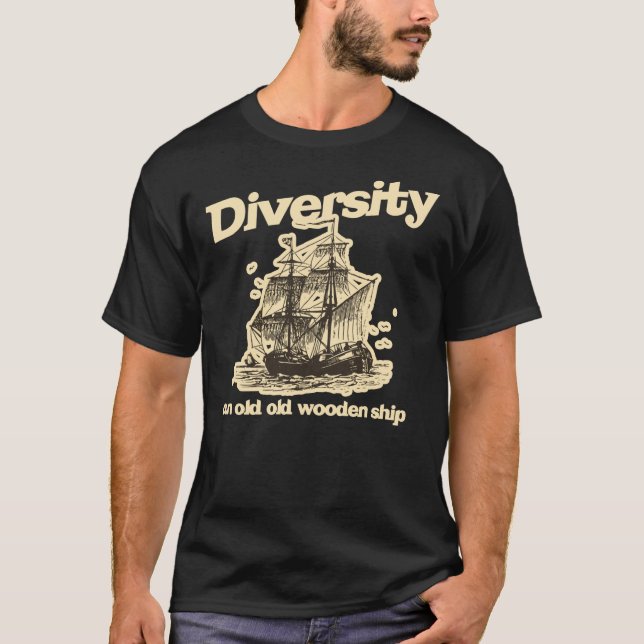Camiseta Diversity, an Old Old Wooden Ship Essential T-Shir (Anverso)