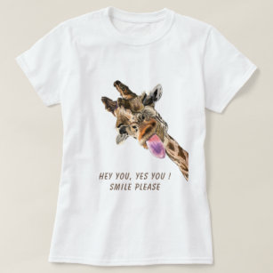 Camiseta divertida con la lengua de jirafa fuera -