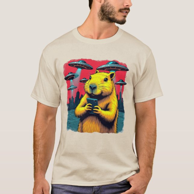 Camiseta Divertida de Capybara con UFOs - Extraña  (Anverso)