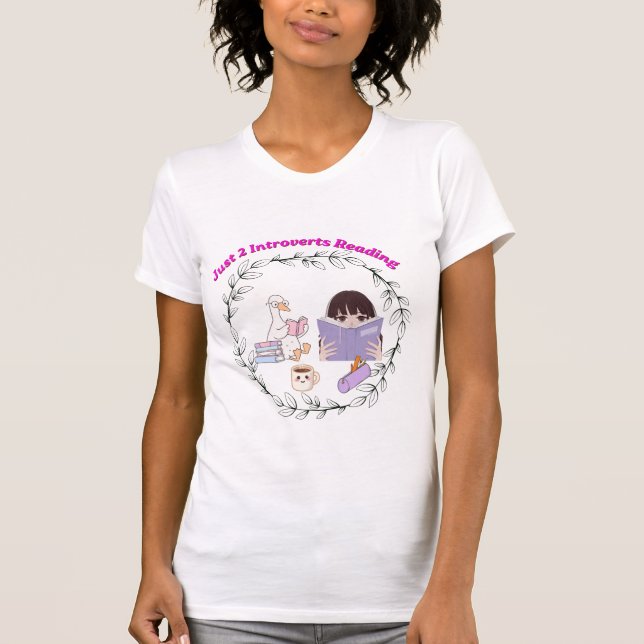 Camiseta divertida de dos introvertidos leyendo (Anverso)