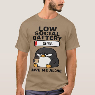 Camiseta divertida de pingüino con baja batería so