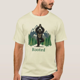 Camiseta Divertida de Yoga con Bigfoot en Postura 