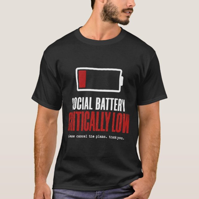 Camiseta divertida para introvertidos con batería  (Anverso)