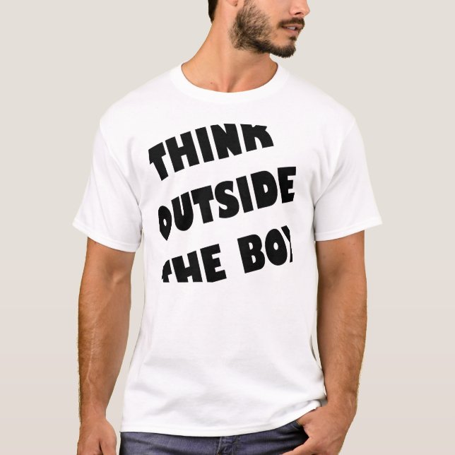 Camiseta Divertida Piensa Fuera de la Caja (Anverso)