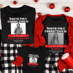 Camiseta Divertidas imágenes que coinciden con Navidades fa<br><div class="desc">Prepárate para difundir un poco de alegría navideña con la divertida foto de nuestros Navidades Pajama T-Shirt. Con un juguetón diseño "Correccional del Polo Norte", esta camisa agrega un giro humorístico a las celebraciones de sus Navidades. Perfecto para coordinarse con los trajes de vacaciones de su familia, es una forma...</div>