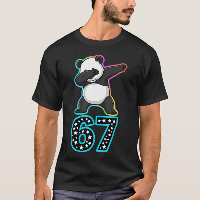 Camiseta Divertido 67 Meme Panda Hace Dabbing Arcoíris Gen  (Anverso)
