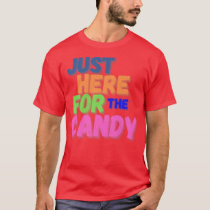 Camiseta Divertido Acá por la travesura de Candy Halloween