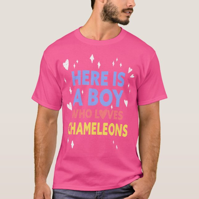 Camiseta Divertido Aquí Está Un Niño Que Ama A Los Chameleo (Anverso)