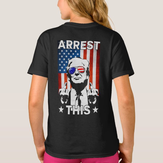Camiseta Divertido arresto de Trump en 2024 por parte de es (Reverso)