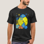 Camiseta Divertido balón judío de bolas Menorah Happy Hanuk<br><div class="desc">Divertido balón judío Menorah Happy Hanukkah Chanukah</div>