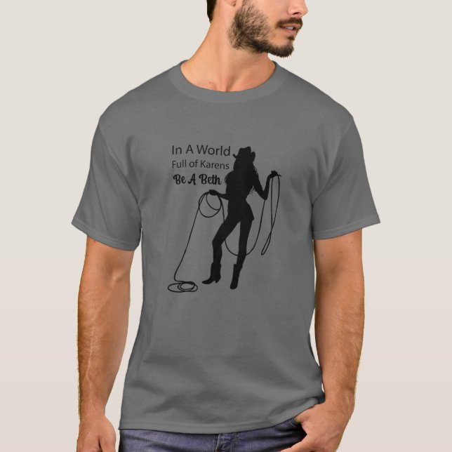 Camiseta Divertido En Un Mundo Lleno De Karens - Sé Un Dise (Anverso)
