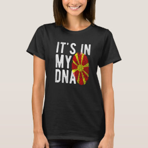 Camiseta Divertido, está en mi ADN bandera de Macedonia del