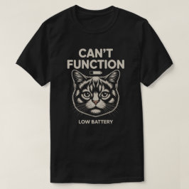Camiseta Divertido Gato Minimalista de Batería Baja “No Fun